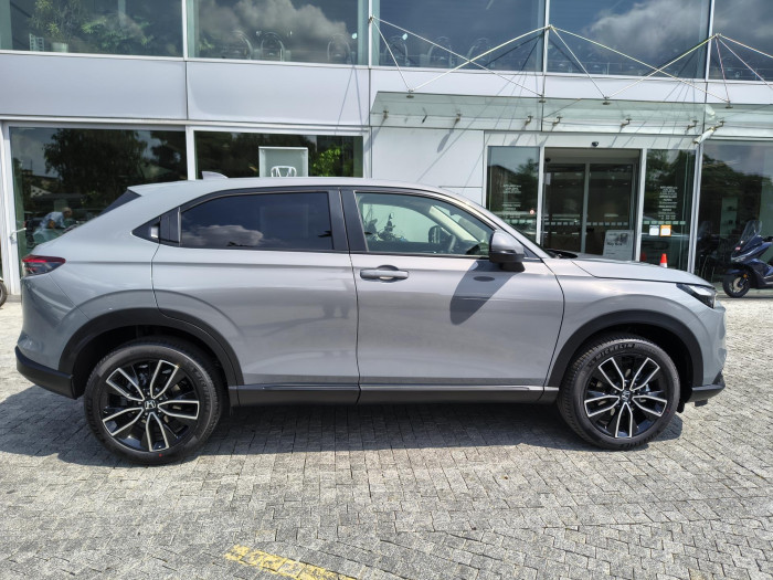 Honda HR-V e:HEV 1.5 i-MMD Elegance 2027 na operativní leasing