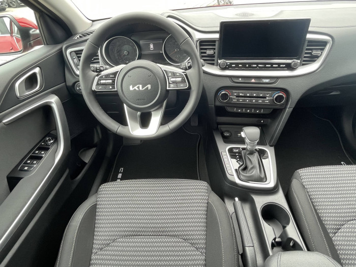 KIA Ceed SW CD TOP 7DCT 1,5 T-GDi / 103kW na operativní leasing