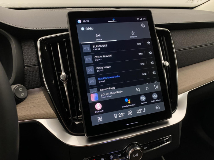 Volvo XC90 B5 AWD AUT DARK PLUS 7míst na operativní leasing