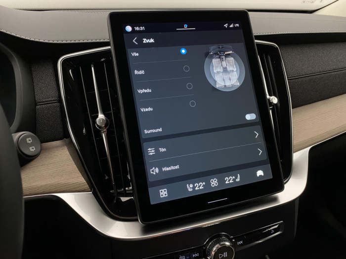 Volvo XC90 T8 AWD RECHARGE BRIGHT PLUS 7m na operativní leasing