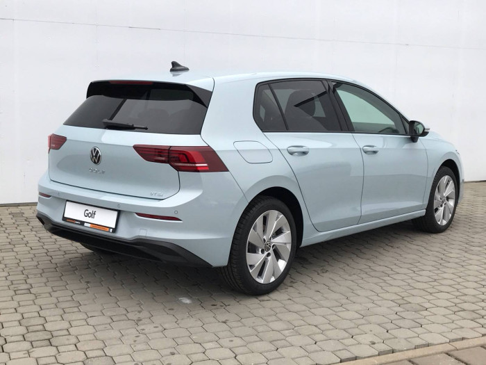 Volkswagen Golf People 6G 1,5TSI / 85kW na operativní leasing