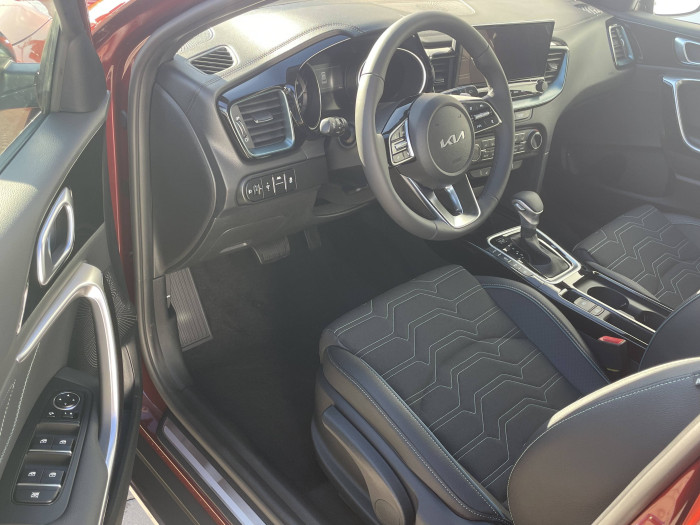 KIA XCeed STEEL EDITION 7DCT 1,6 T-GDi / 110kW na operativní leasing