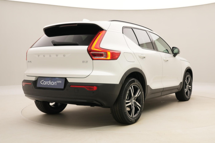 Volvo XC40 B3 AUT DARK PLUS na operativní leasing