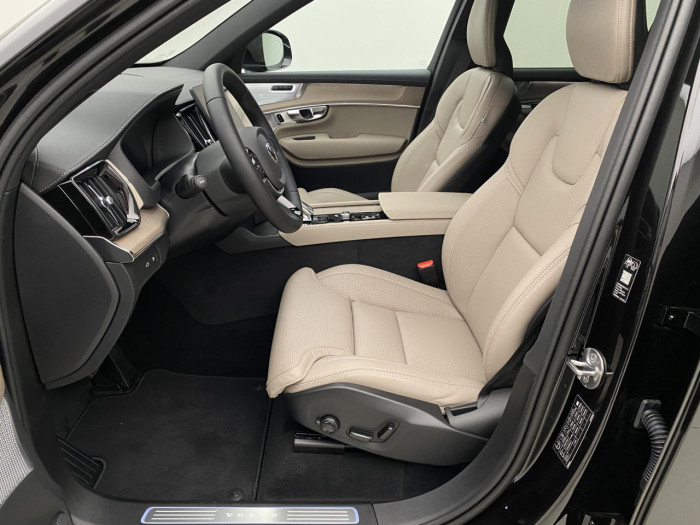 Volvo XC90 T8 AWD Plug-in BRIGHT PLUS 7m na operativní leasing