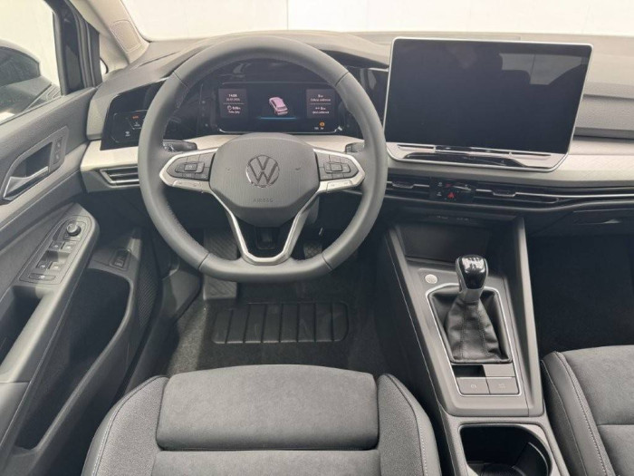 Volkswagen Golf Variant People 6G 1,5TSI / 110kW na operativní leasing