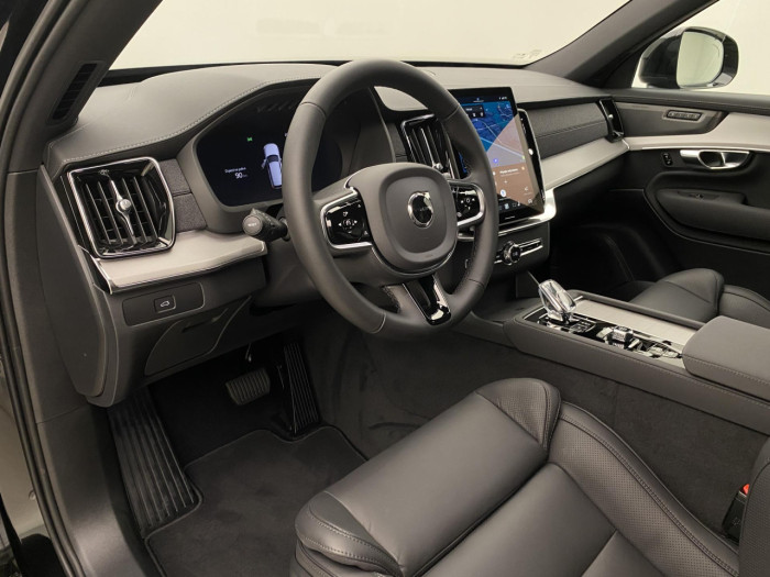 Volvo XC90 B5 AWD AUT BLACK EDITION PLUS na operativní leasing