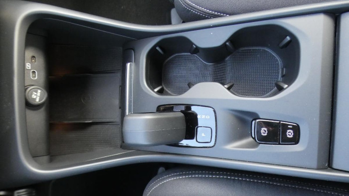 Volvo XC40 B3 mHEV Core aut. na operativní leasing