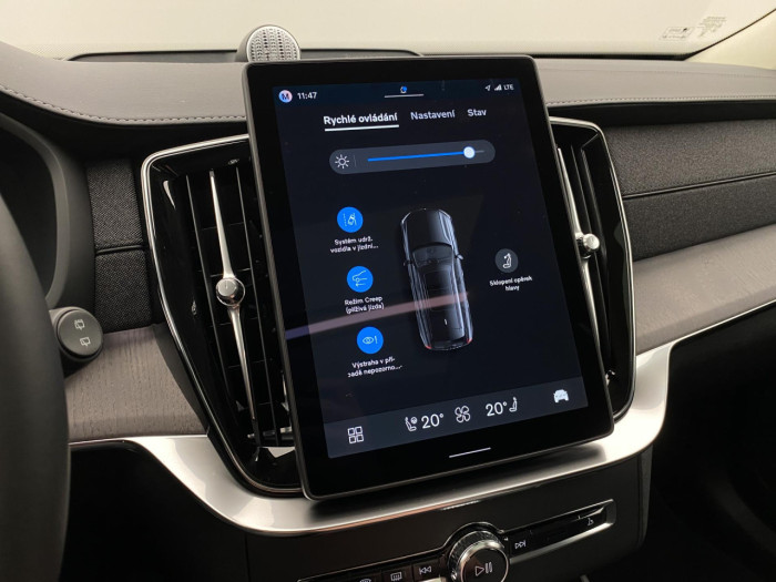Volvo XC90 T8 AWD Plug-in DARK ULTRA na operativní leasing