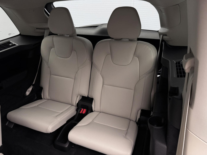 Volvo XC90 T8 AWD Plug-in BRIGHT PLUS 7m na operativní leasing