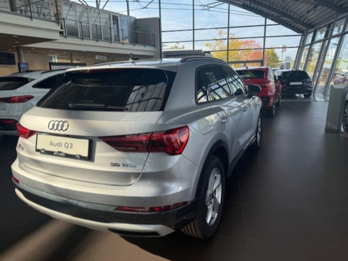 Audi Q3 Advanced 35 TFSI Stronic na operativní leasing