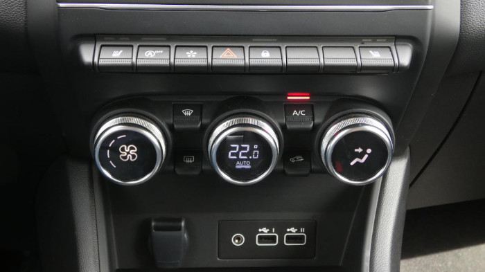 Renault Captur 1,3 TCe 140 Techno EDC na operativní leasing