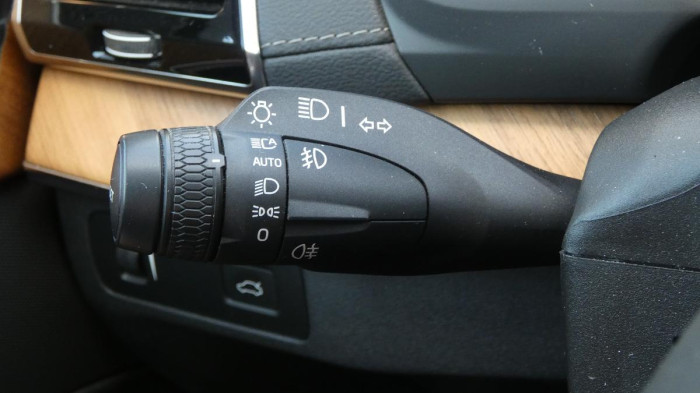 Volvo XC90 B5 AWD Drive-E mHEV aut. Inscr na operativní leasing