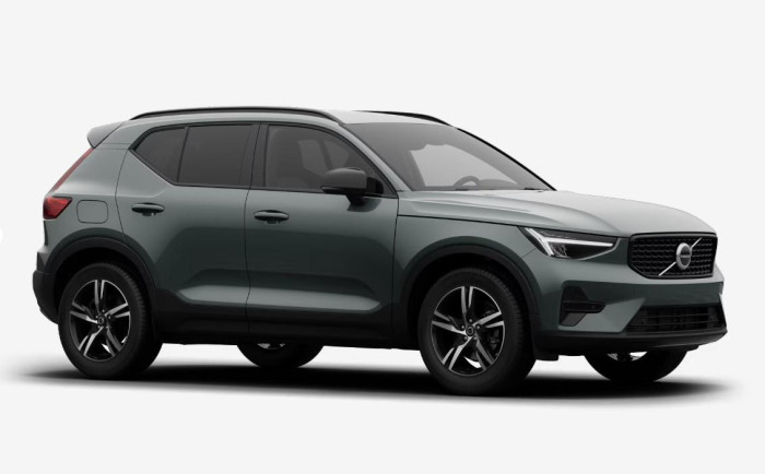 Volvo XC40 B3 AUT DARK PLUS na operativní leasing