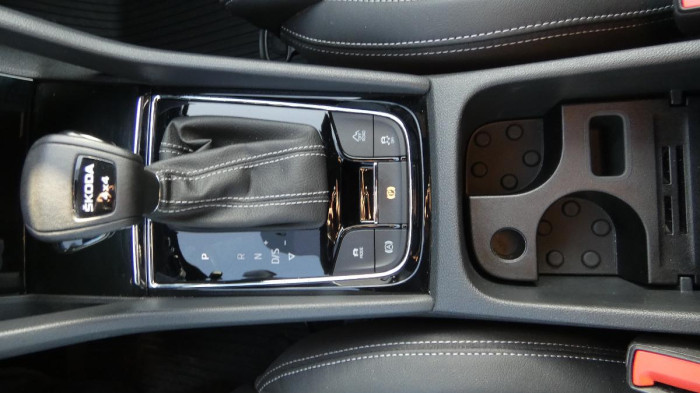 Škoda Kodiaq 2,0 TSI Sportline DSG 4x4 na operativní leasing