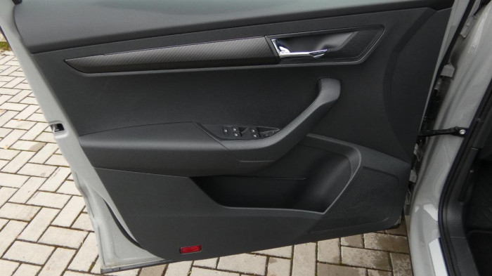 Škoda Karoq 1,5 TSI Sportline DSG na operativní leasing