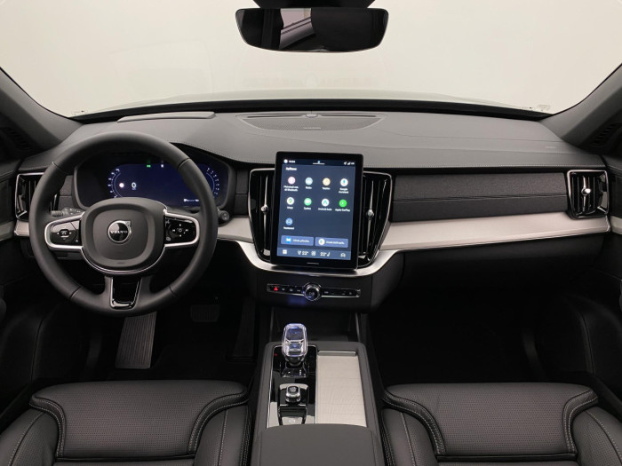 Volvo XC90 B5 AWD BLACK EDITION PLUS 7 na operativní leasing