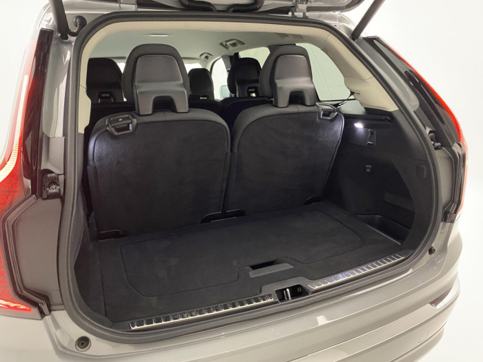 Volvo XC90 T8 AWD RECHARGE BRIGHT PLUS 7m na operativní leasing