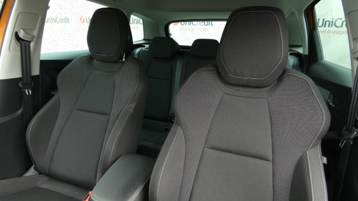 Škoda Karoq 2.0 TDI 110 kW Fresh 4x4 DSG na operativní leasing