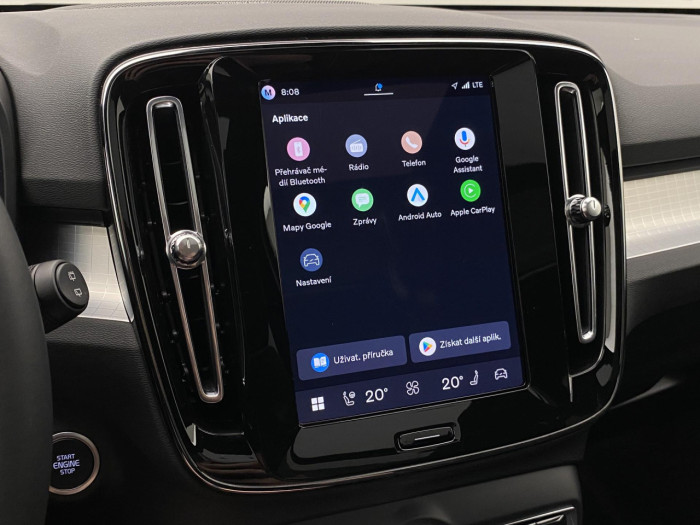 Volvo XC40 B3 AUT DARK PLUS na operativní leasing