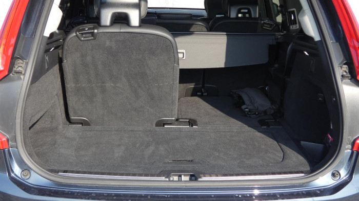 Volvo XC90 B5 AWD Ultimate Bright 7 míst na operativní leasing