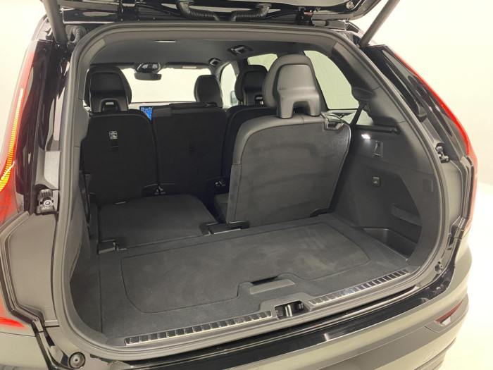 Volvo XC90 B5 AWD AUT BLACK EDITION PLUS na operativní leasing