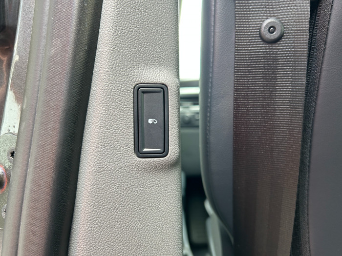 Titanium X L1 2.5 PHEV 171kW na operativní leasing