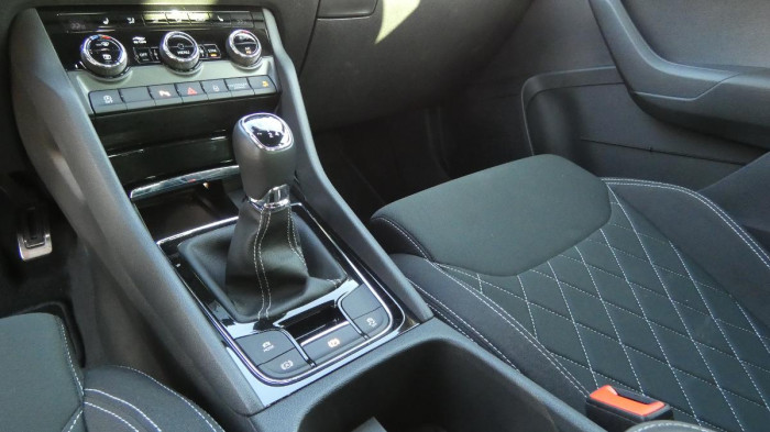 Škoda Karoq 1,5 TSI Sportline na operativní leasing