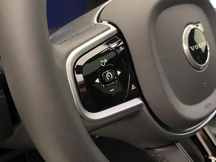 Volvo XC60 B5 AWD AUT ULTRA BLACK EDITION 2.0 Edition na operativní leasing