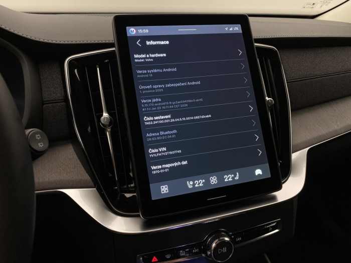 Volvo XC90 T8 AWD RECHARGE DARK PLUS 7m na operativní leasing