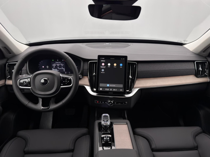 Volvo XC90 T8 AWD Plug-in BRIGHT PLUS 7m na operativní leasing