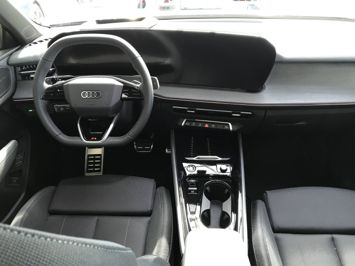 Audi Q3 quattro ST7 2,0TFSI / 150kW na operativní leasing