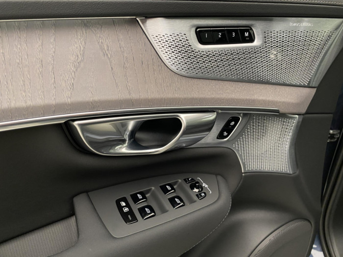 Volvo XC90 T8 AWD RECHARGE BRIGHT ULTRA na operativní leasing