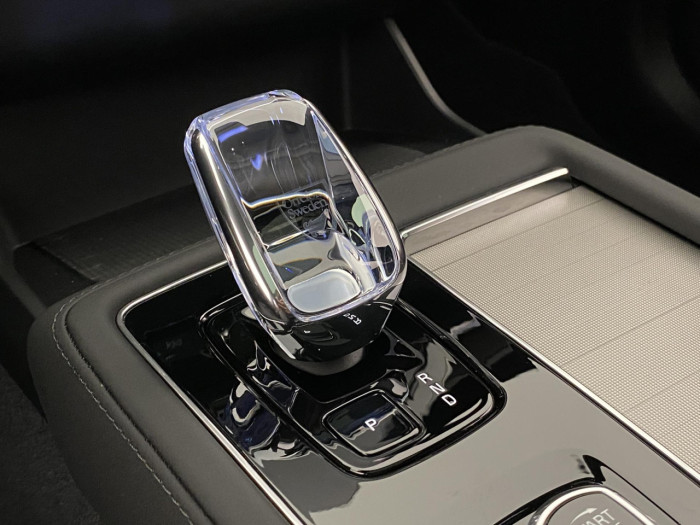 Volvo XC90 B5 AWD BLACK EDITION PLUS 7 na operativní leasing