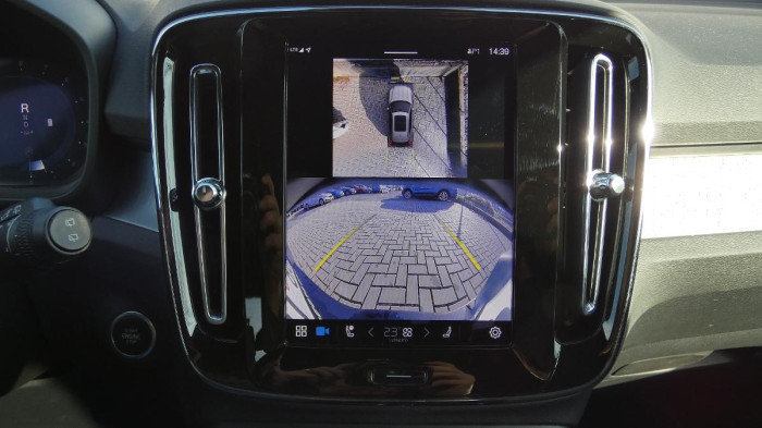 Volvo XC40 B3 Plus Dark DCT na operativní leasing