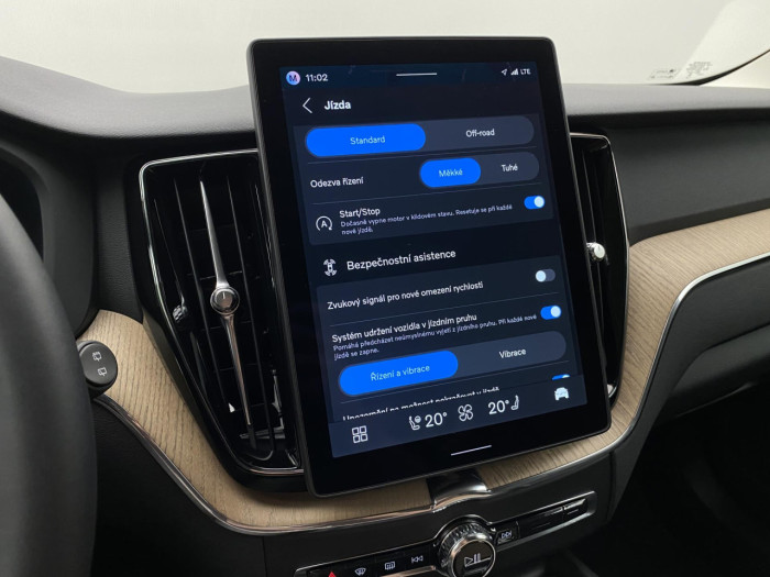 Volvo XC60 B5 AWD AUT BRIGHT PLUS na operativní leasing