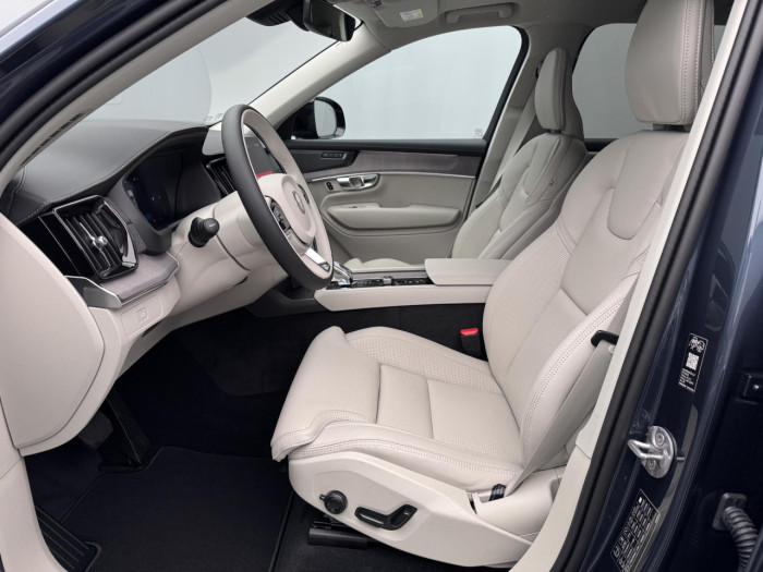 Volvo XC90 B5 AWD AUT DARK PLUS 7míst na operativní leasing