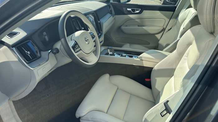 Volvo XC60 2.0 B5 - Benzín - Automat 8st. - 4x4 na operativní leasing