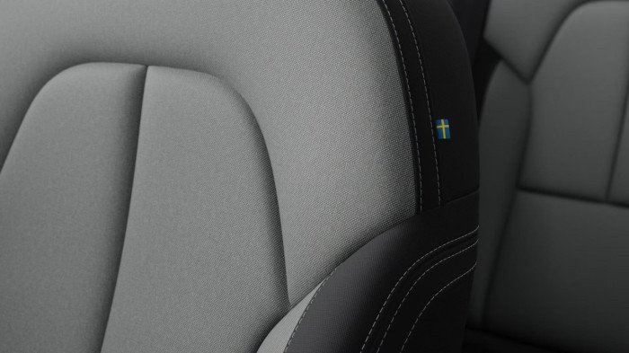 Volvo XC40 B3 AUT DARK PLUS na operativní leasing