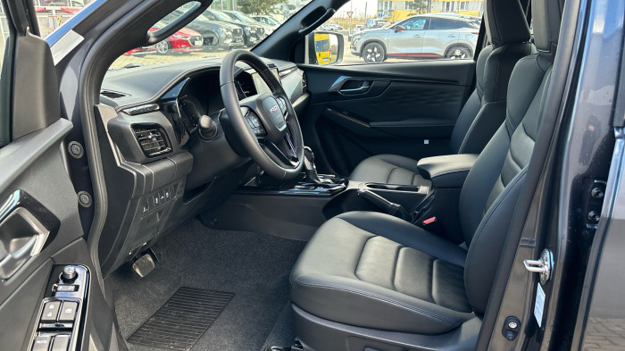 Isuzu Double cab V-CROSS 4X4 AT na operativní leasing