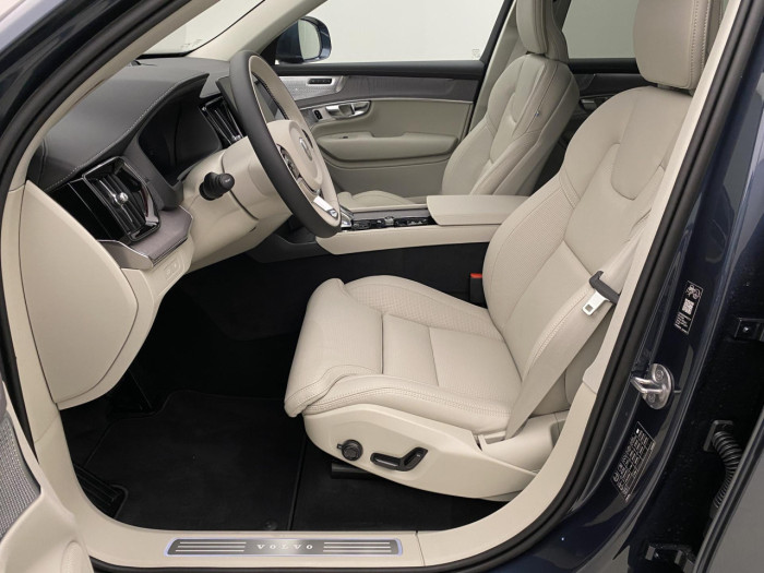 Volvo XC90 T8 AWD Plug-in BRIGHT PLUS 7m na operativní leasing