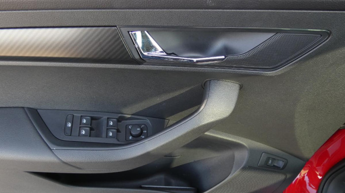 Škoda Karoq 1,5 TSI Sportline Exclusive DS na operativní leasing