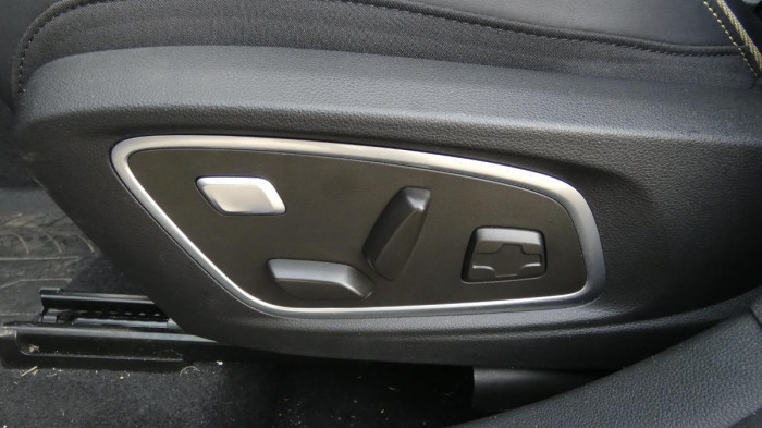 Renault Austral 1.3 MHEV 160 Iconic na operativní leasing