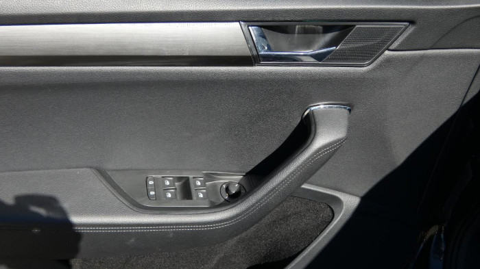 Škoda Superb Combi 1.5 TSI DSG Style na operativní leasing