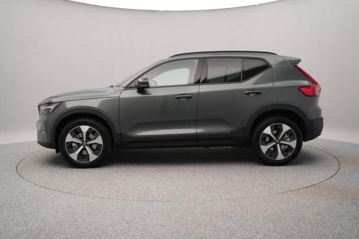 Volvo XC40 B3 AUT DARK PLUS na operativní leasing