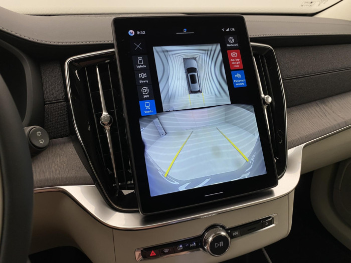 Volvo XC90 T8 AWD Plug-in BRIGHT PLUS 7m na operativní leasing