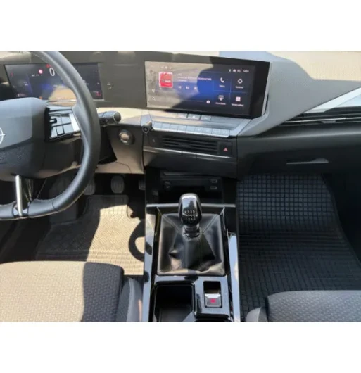 Opel Astra 1.2T 81 Edition 5d na operativní leasing