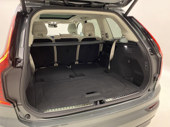 Volvo XC90 T8 AWD Plug-in DARK ULTRA na operativní leasing