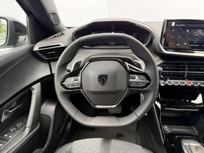 Peugeot 2008 ALLURE Hybrid  1,2 145 e-DCS6 / 107kW na operativní leasing