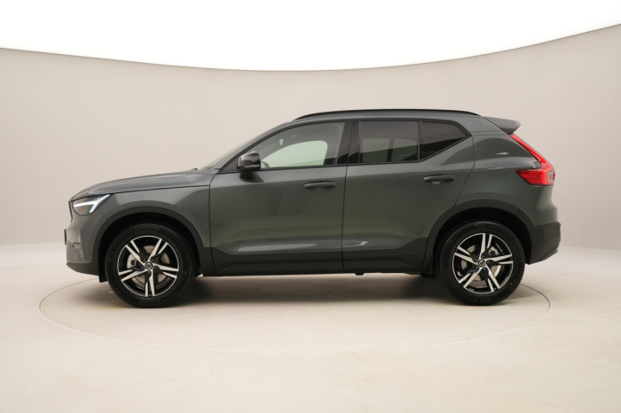 Volvo XC40 B3 AUT DARK PLUS na operativní leasing