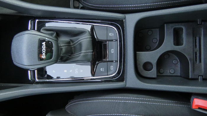 Škoda Karoq 1,5 TSI Sportline DSG na operativní leasing